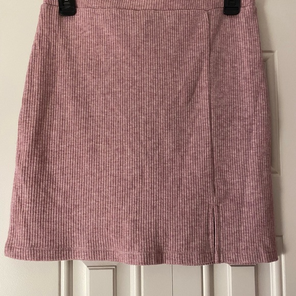 Forever 21 Dresses & Skirts - Forever 21 Mauve Ribbed A-Line Skirt